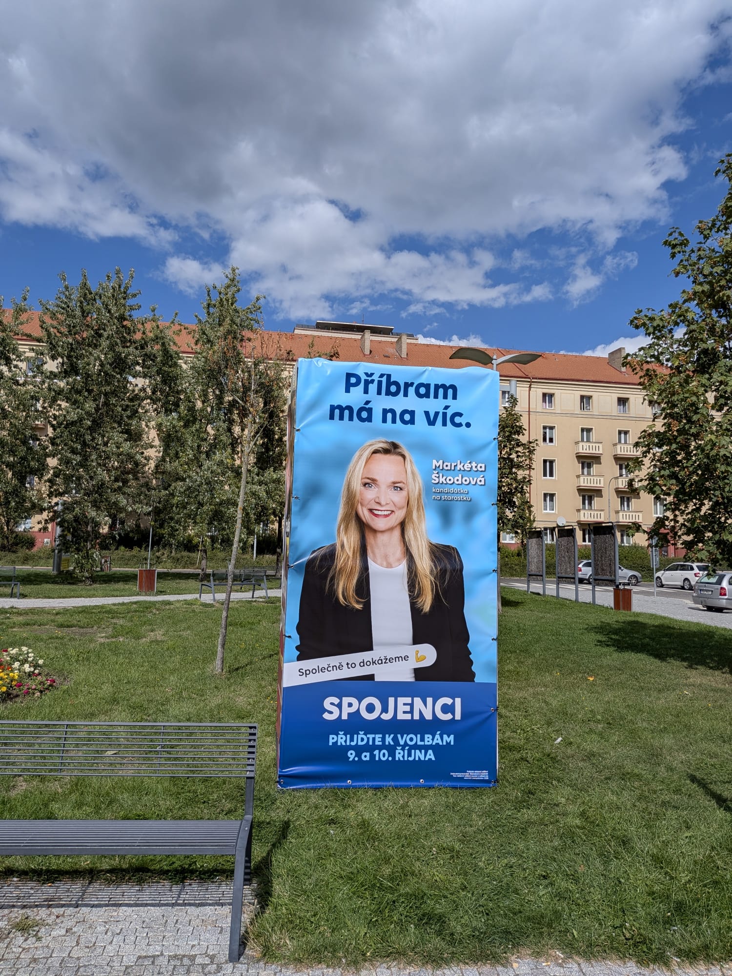 Volební plocha Markéty Škodové — reklamní kostka, Příbram
